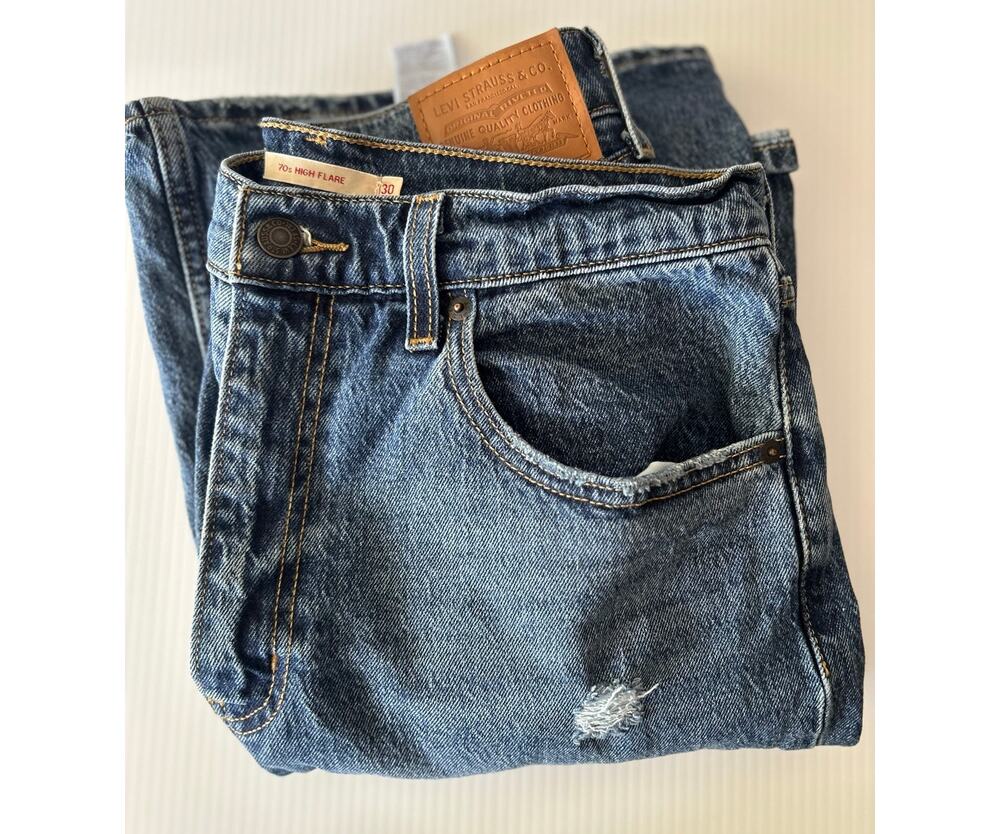 Levi’s 70s High Flare Jeans Women’s 30 Medium Wash Distressed High Rise